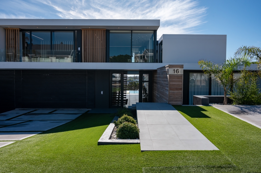 6 Bedroom Property for Sale in Myburgh Park Western Cape